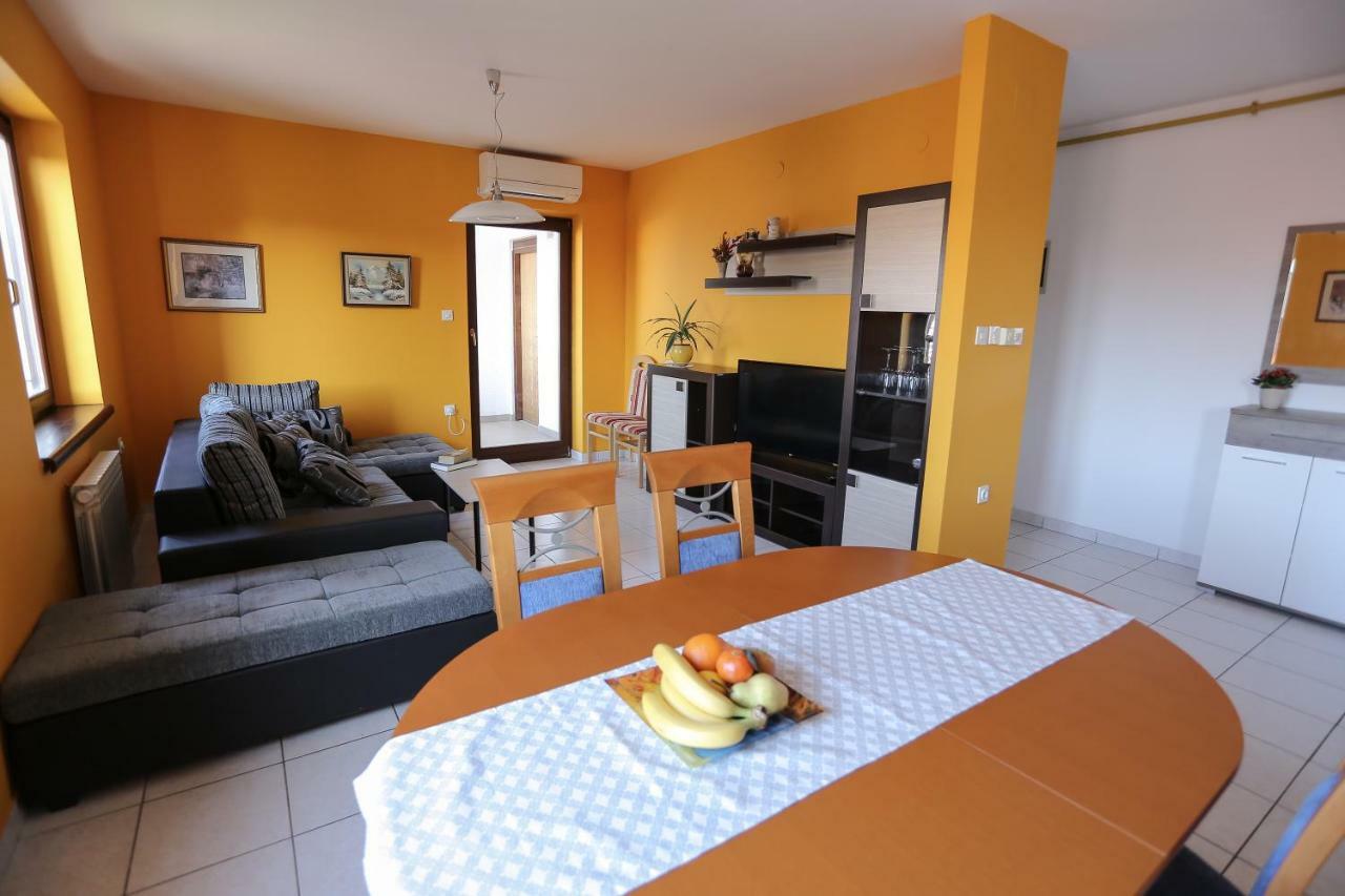 بولا Apartment Sunny Place المظهر الخارجي الصورة
