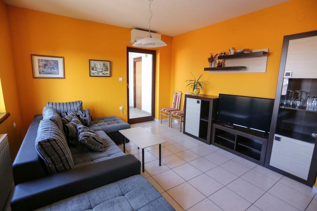 بولا Apartment Sunny Place المظهر الخارجي الصورة