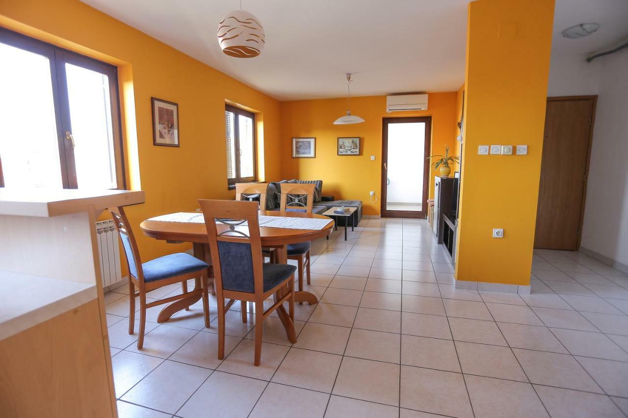 بولا Apartment Sunny Place المظهر الخارجي الصورة
